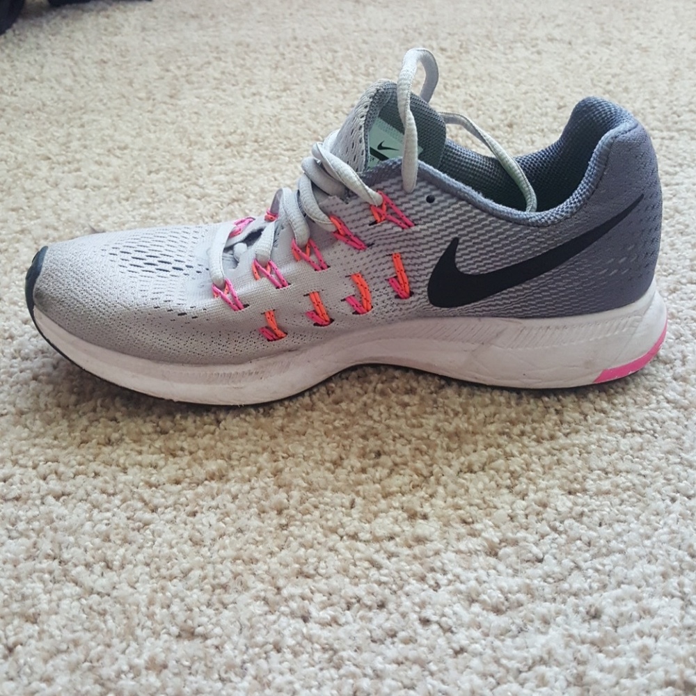 Nike tennis shoes